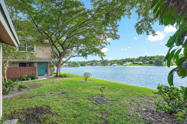 view of yard featuring a water view