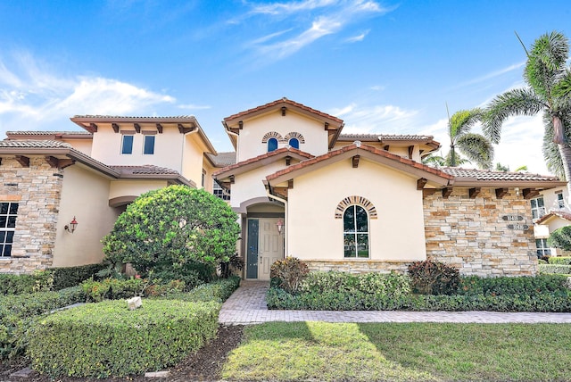 view of mediterranean / spanish-style home