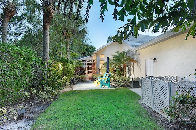 view of yard with a patio