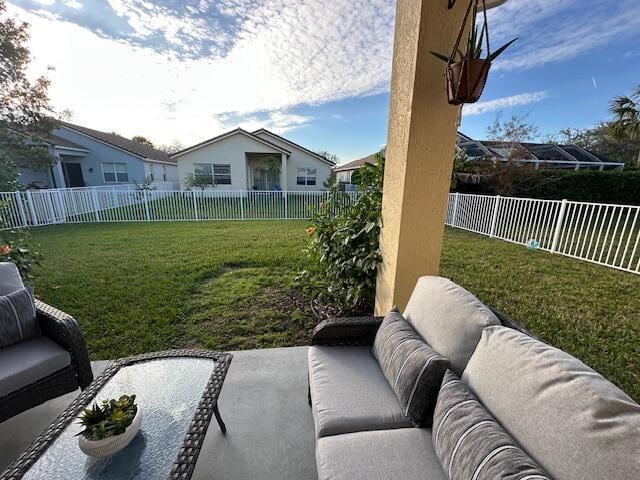 view of yard featuring a patio