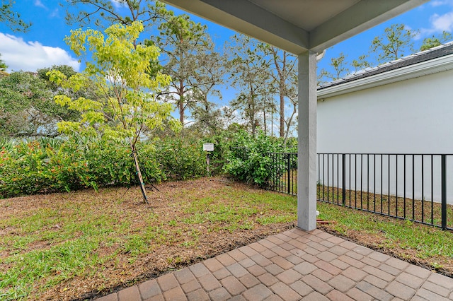 200 SW Pomeroy St, Stuart, FL 34997 - view of yard with a patio area