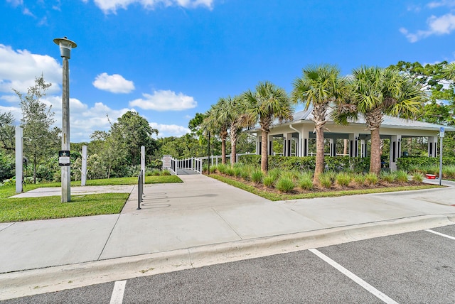 200 SW Pomeroy St, Stuart, FL 34997 - surrounding community featuring a gate
