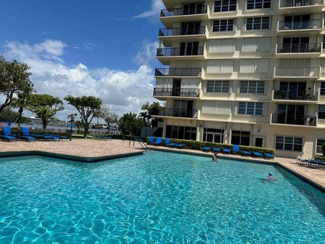 view of swimming pool