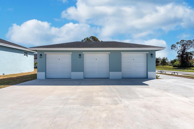 view of detached garage