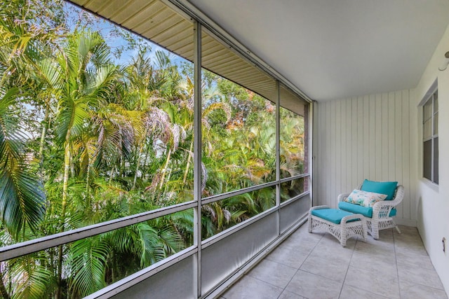 unfurnished sunroom with a healthy amount of sunlight