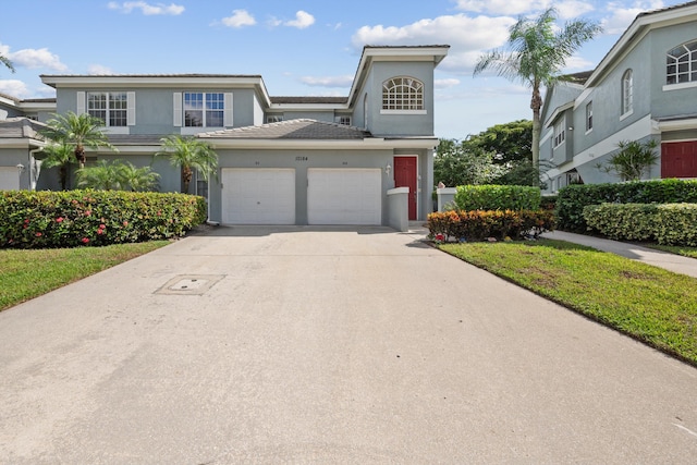 view of front facade featuring a garage