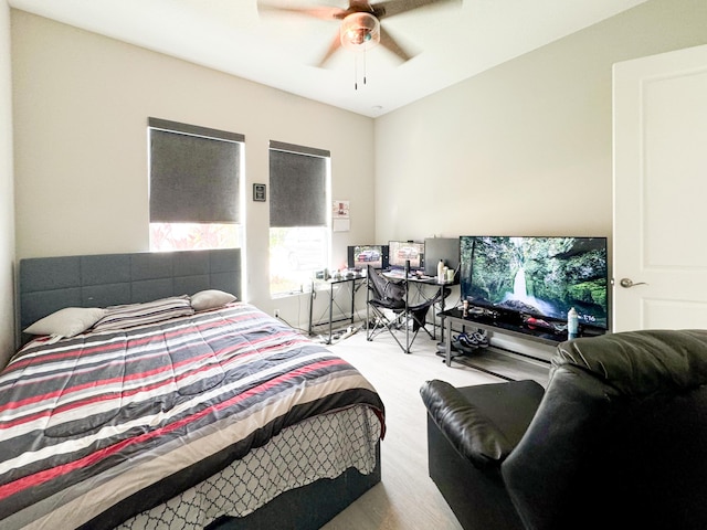 bedroom featuring ceiling fan