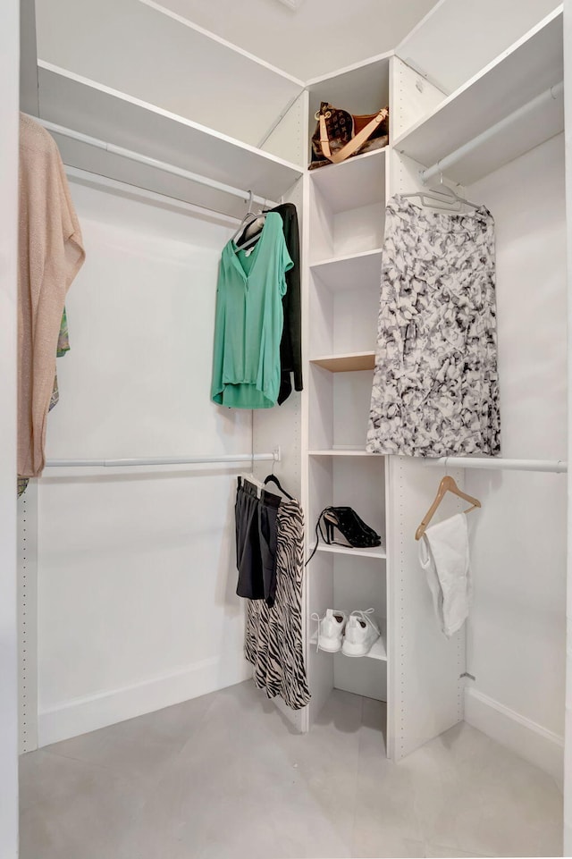 view of spacious closet