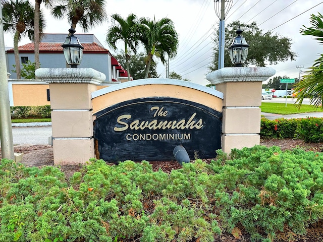 view of community / neighborhood sign