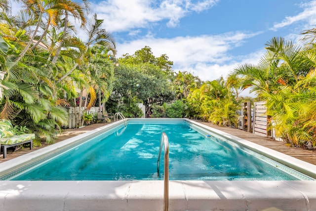 view of swimming pool