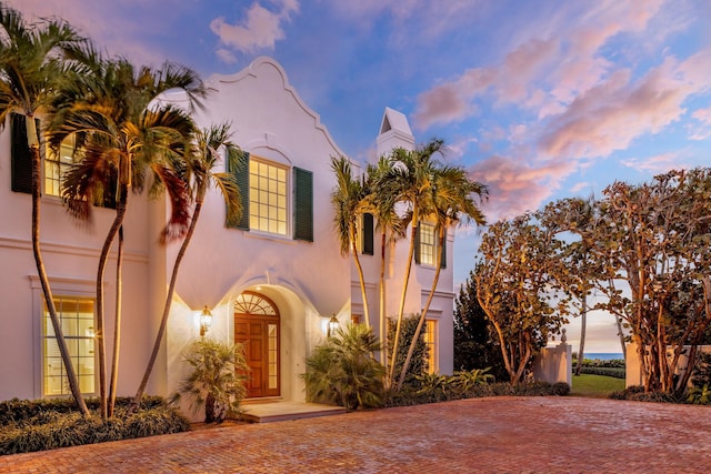 view of front of property with stucco siding