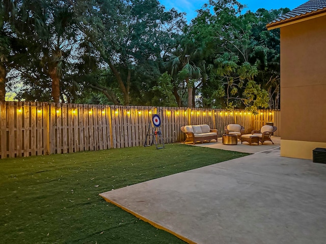 view of yard featuring a patio