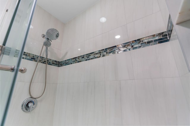 623 Monaco M, Delray Beach, FL 33446 - details featuring tiled shower