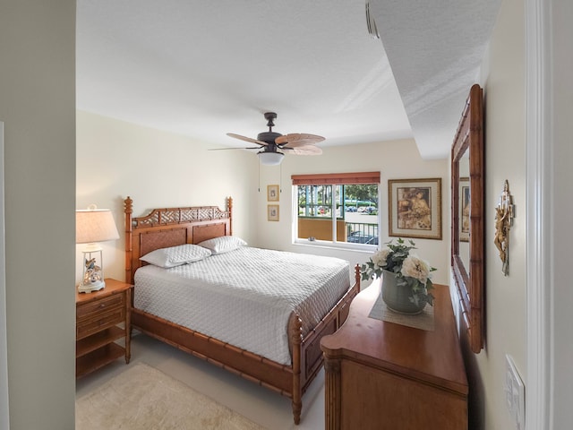 bedroom with ceiling fan