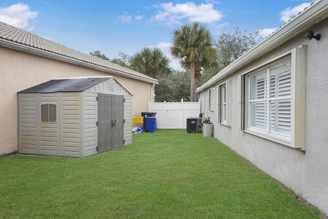 view of yard with a shed