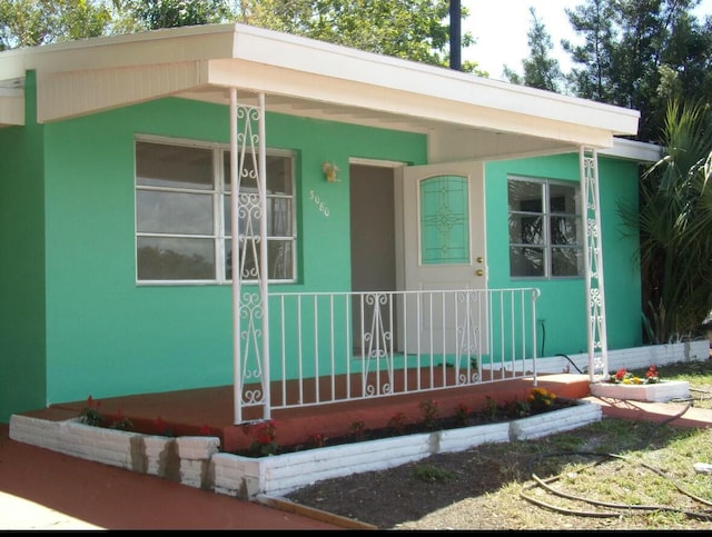 view of front of house featuring a porch