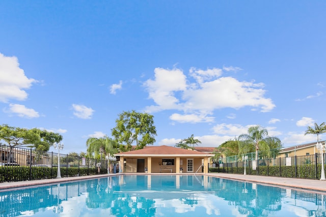 view of swimming pool