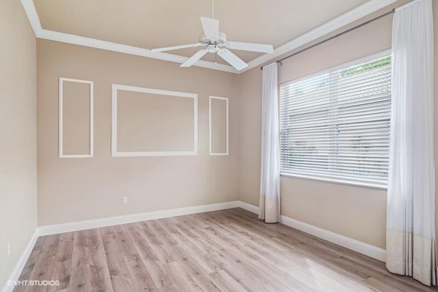 empty room with light wood-style flooring, a healthy amount of sunlight, baseboards, and ceiling fan