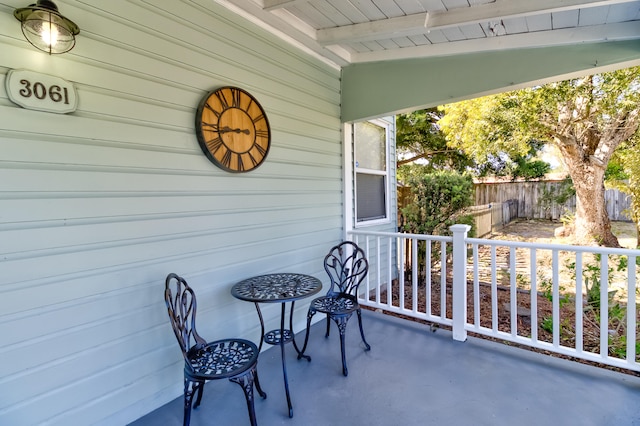 balcony featuring covered porch