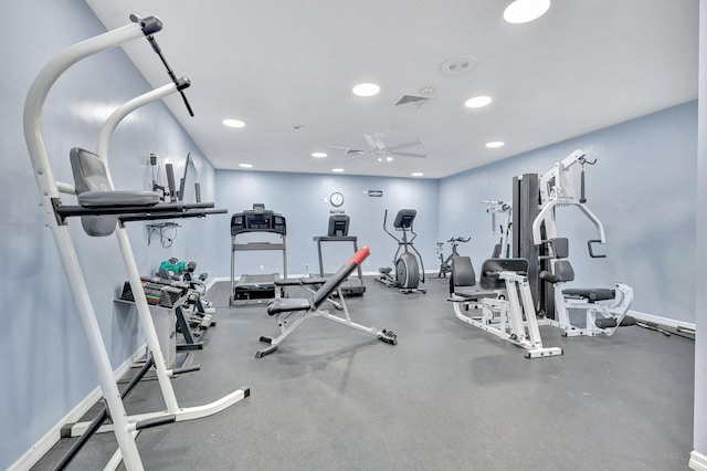 exercise room featuring baseboards, visible vents, ceiling fan, and recessed lighting