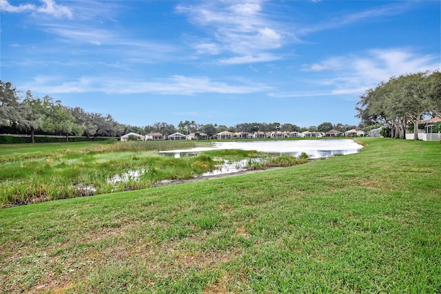 view of yard featuring a water view