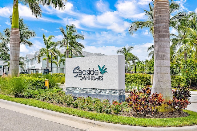 392 SE Sea Hunt Way, Stuart, FL 34994 - view of community sign
