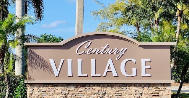 view of community / neighborhood sign