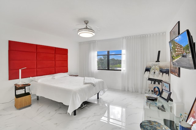 bedroom with ceiling fan