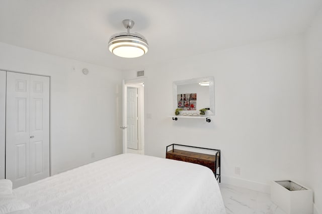 bedroom featuring a closet