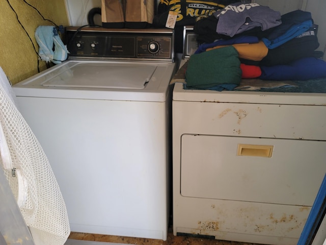 laundry room featuring washer and dryer