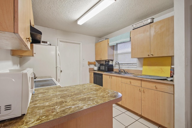 1801 SW Beeker St S, Port Saint Lucie, FL 34953 - kitchen featuring black appliances, a sink, light brown cabinets, a textured ceiling, and a peninsula