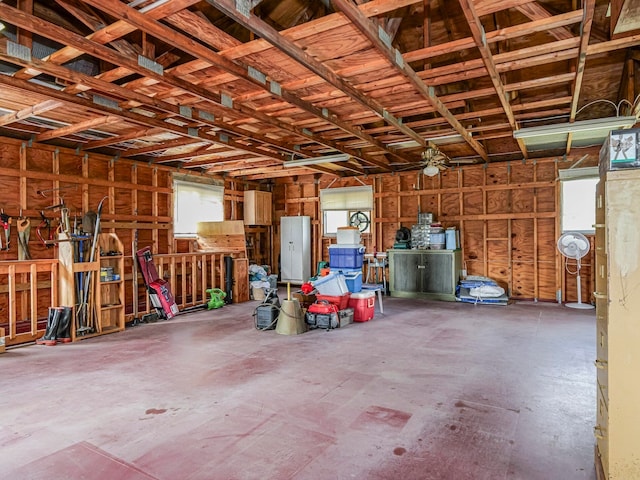 garage with ceiling fan