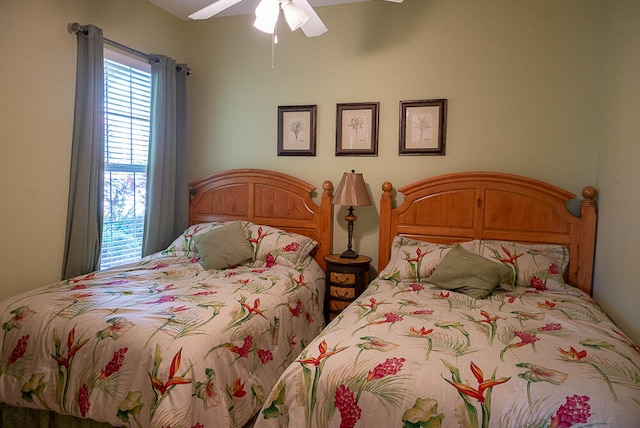 bedroom with ceiling fan