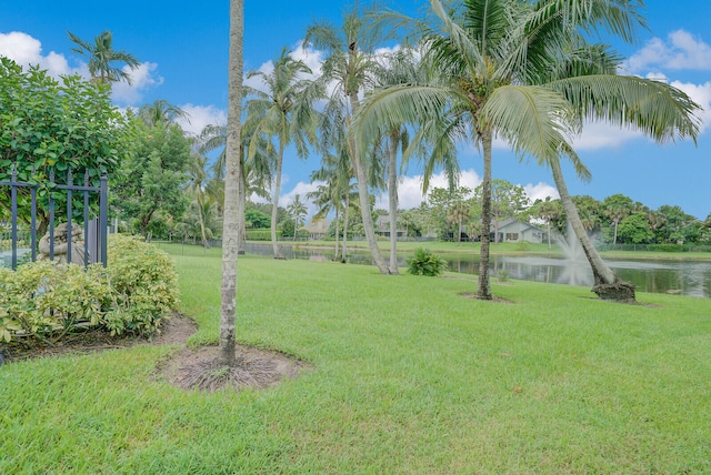 view of yard featuring a water view