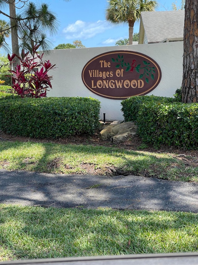 view of community / neighborhood sign