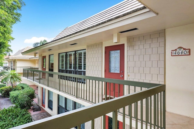 exterior space featuring a balcony