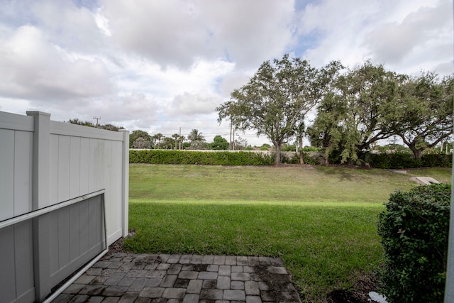 view of yard with a patio area