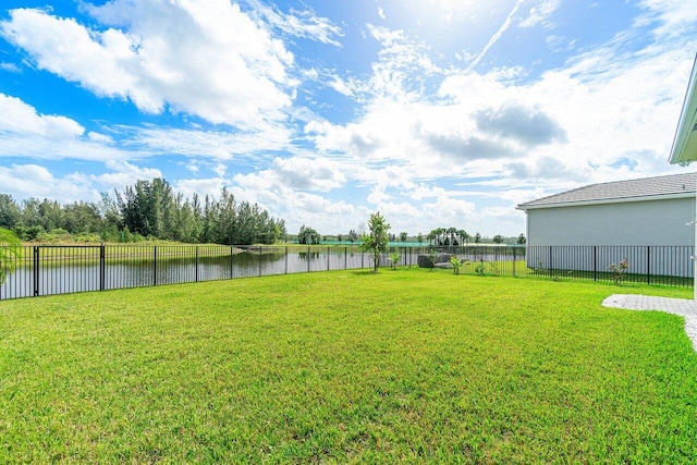 view of yard featuring a water view