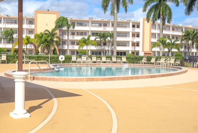 view of swimming pool