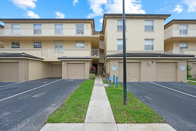 view of townhome / multi-family property