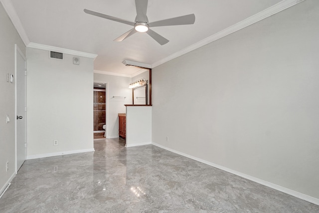 empty room featuring ceiling fan and crown molding