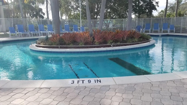 view of swimming pool