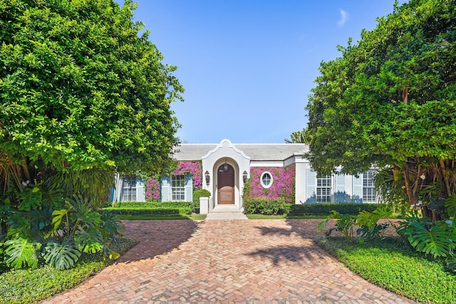 view of front of property