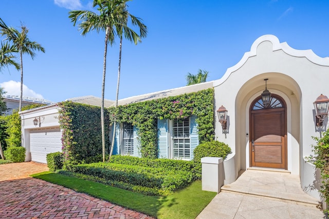 view of front of house featuring a garage