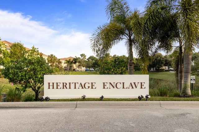 view of community / neighborhood sign