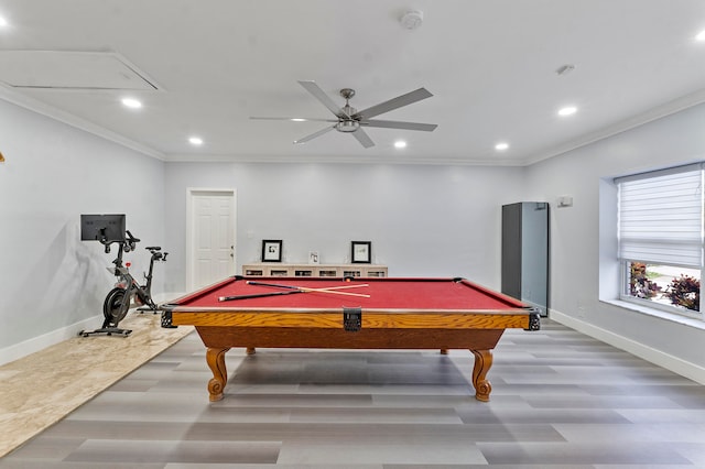 playroom featuring ceiling fan, billiards, light hardwood / wood-style floors, and ornamental molding