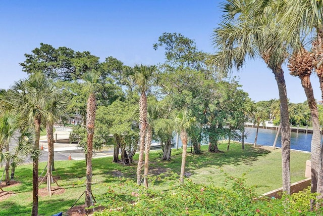 view of yard featuring a water view