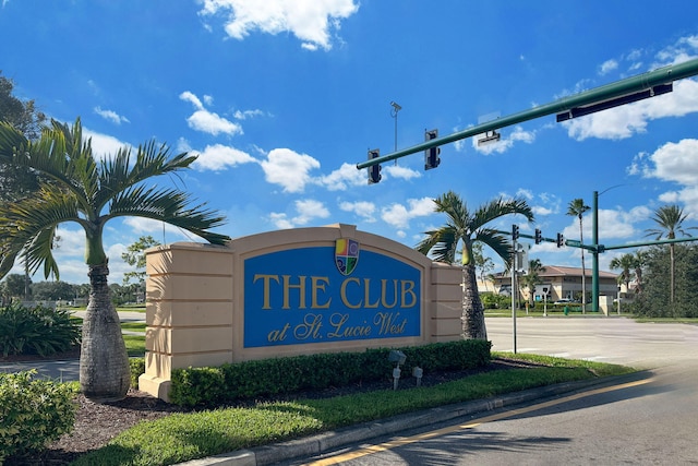 view of community / neighborhood sign