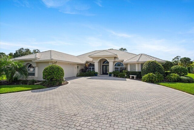 view of front of house with a front yard