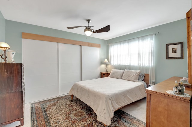 bedroom featuring ceiling fan